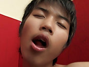 HE LOVES TO SUCK southeast asian gay videos at boy glory hole!